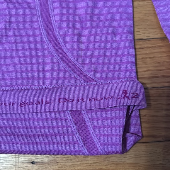 Lululemon swiftly top. EUC size 2 - Picture 3 of 6